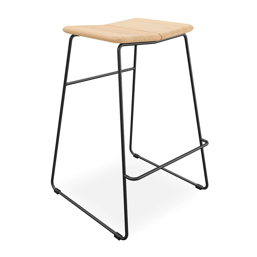 Gus* Modern Aero, tabouret de bar, en bois et métal peint, noir