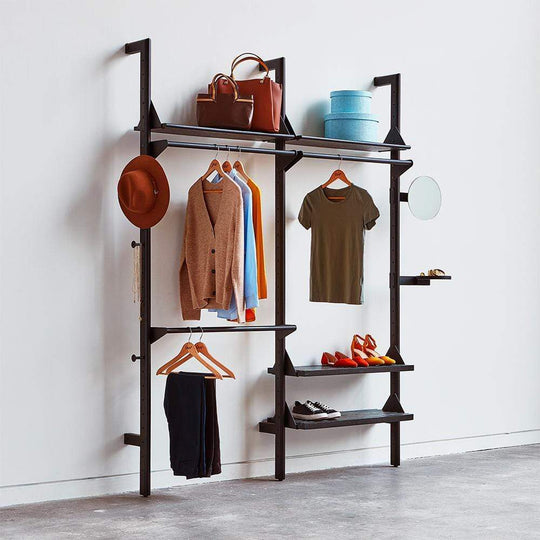 Le système d'organisation modulaire Branch de garde-robe par Gus* Modern allie le style du milieu du siècle dernier à des composants modernes pour vous offrir un nombre infini d'options de rangement élégant pour la maison, le bureau ou le commerce.