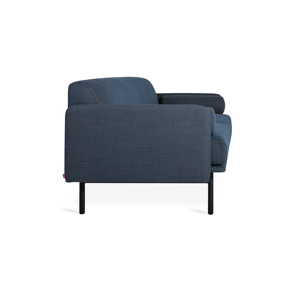 Gus* Modern Foundry, sofa, en métal et tissu, hanson navy