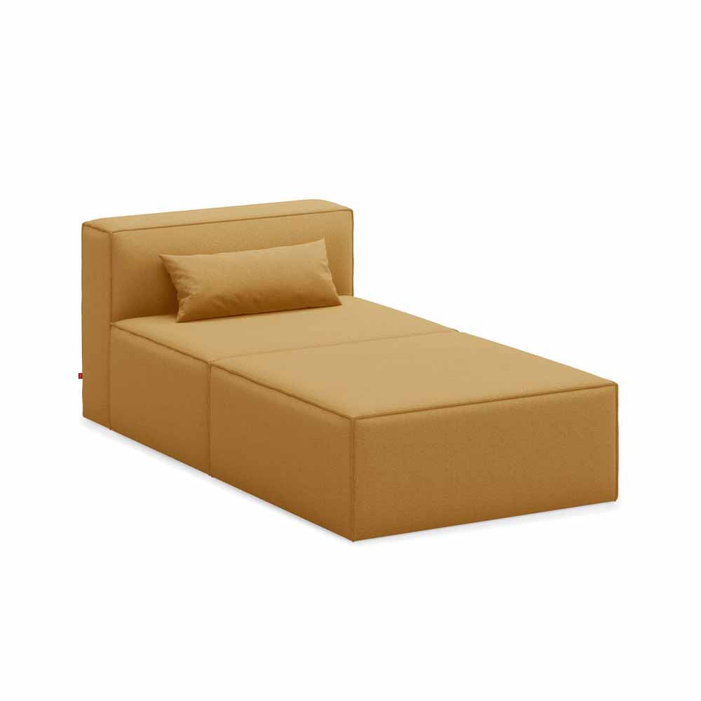 Gus* Modern Mix Modular 2, fauteuil et ottoman, en bois et tissu, mowat ferro