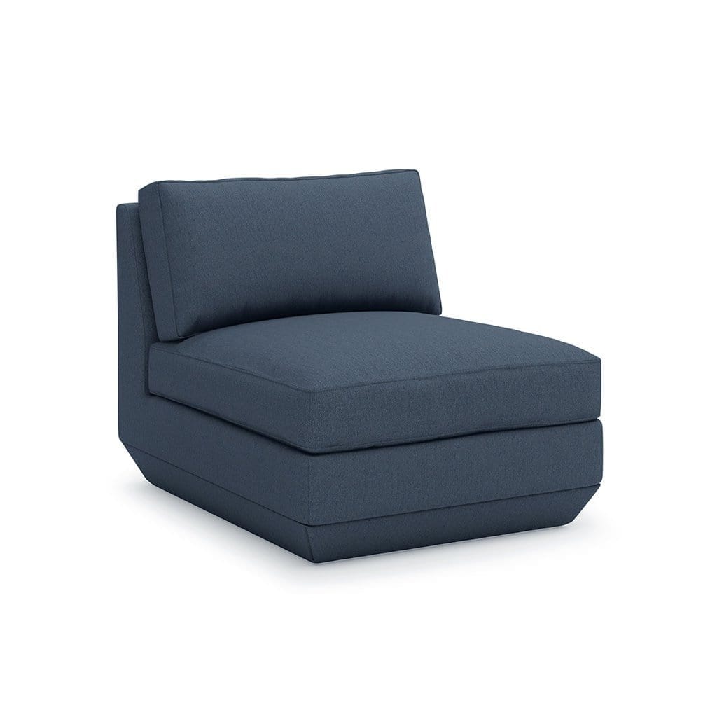 Gus* Modern Podium 1, fauteuil sans accoudoirs, en bois et tissu, hanson navy