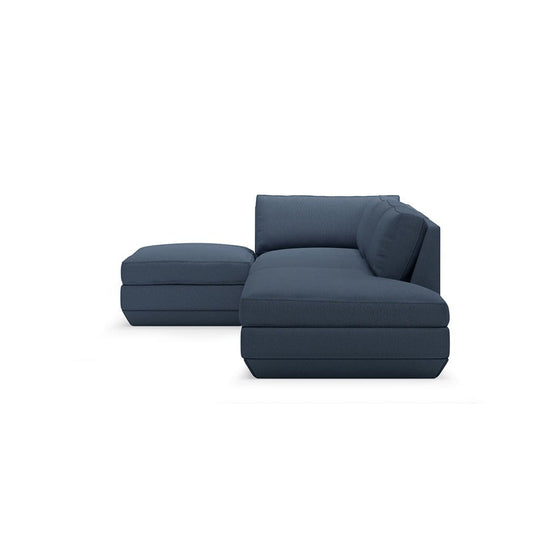 Gus* Modern Podium 4, sofa sectionnel lounge et ottoman, en bois et tissu, hanson navy, gauche