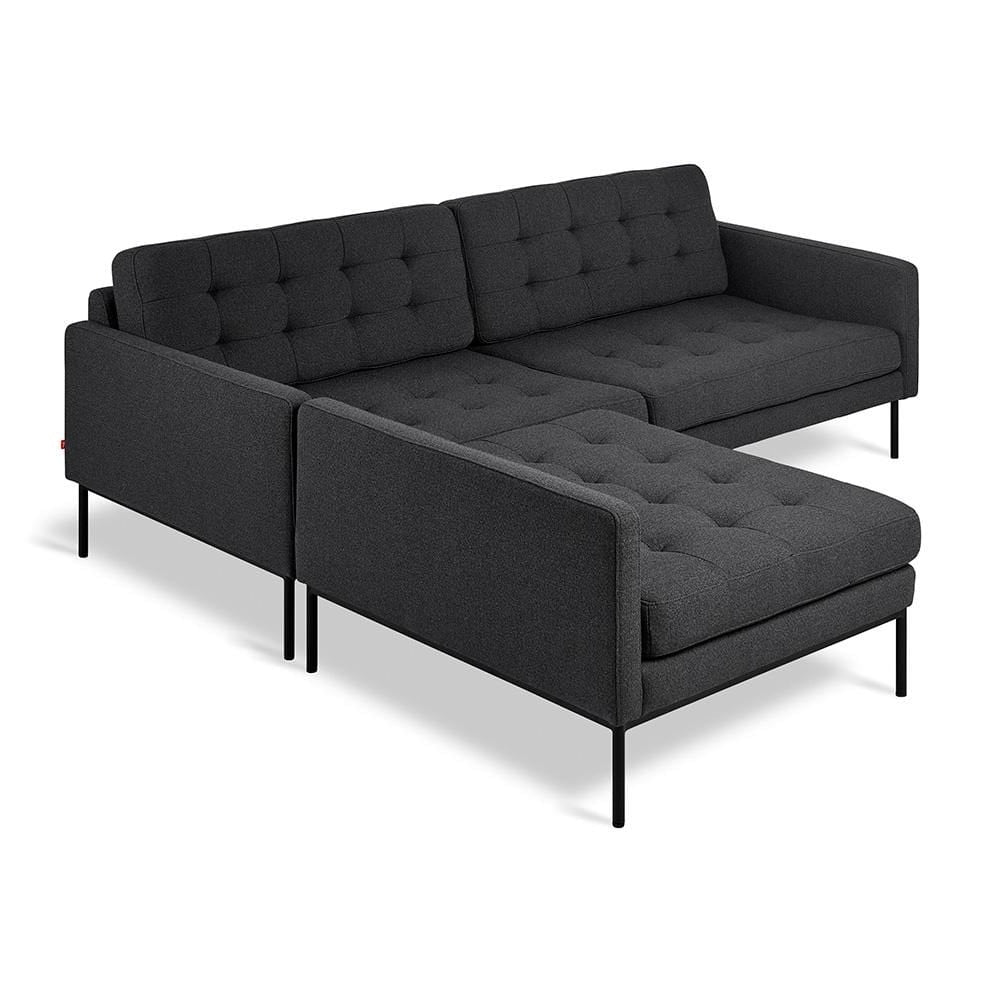 Gus* Modern Towne, sofa bi-sectionnel, en métal et tissu, mowat raven