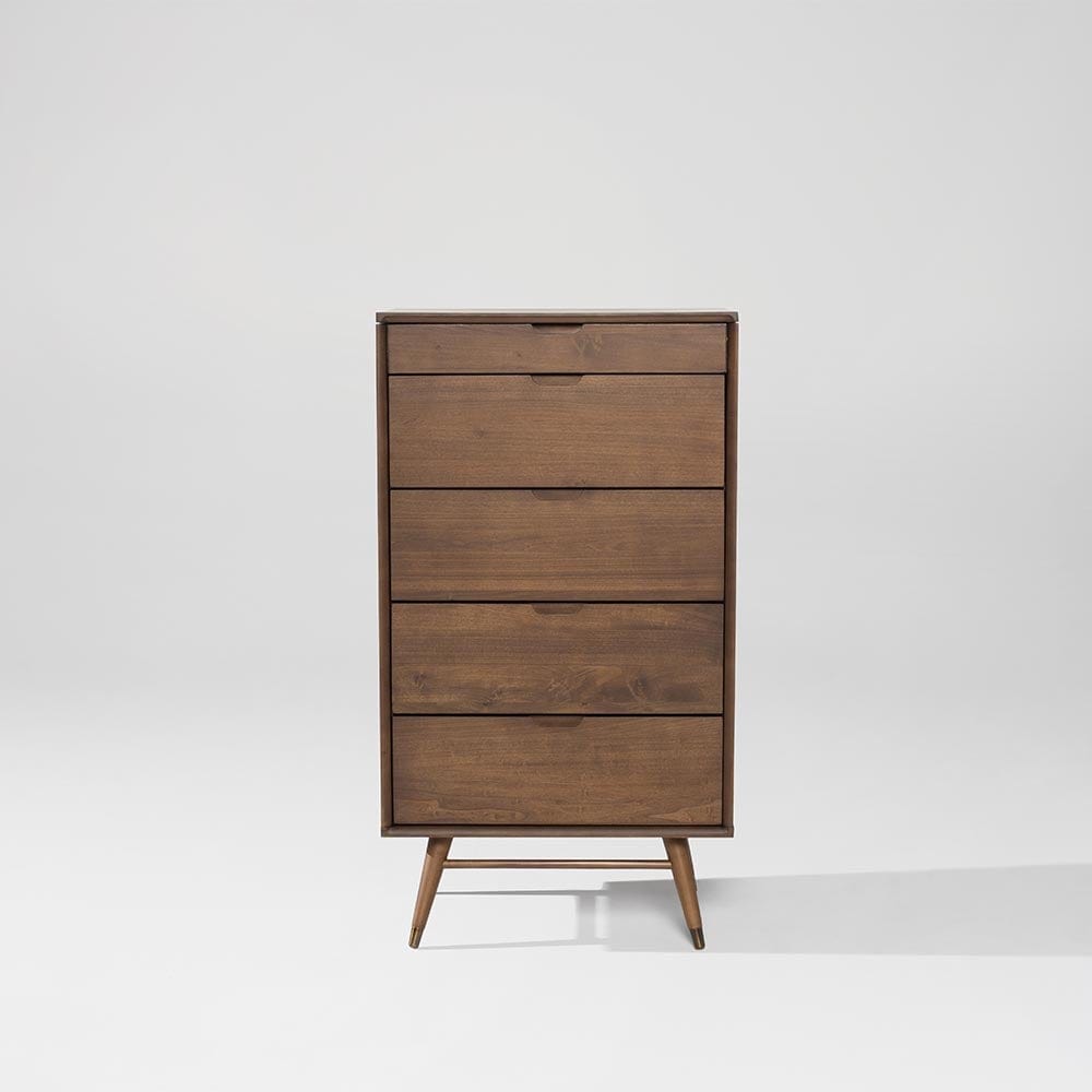 Commode Case : charme du Mid-century Modern avec une touche de modernité. Élégante et fonctionnelle, elle s'adapte parfaitement à la vie contemporaine.