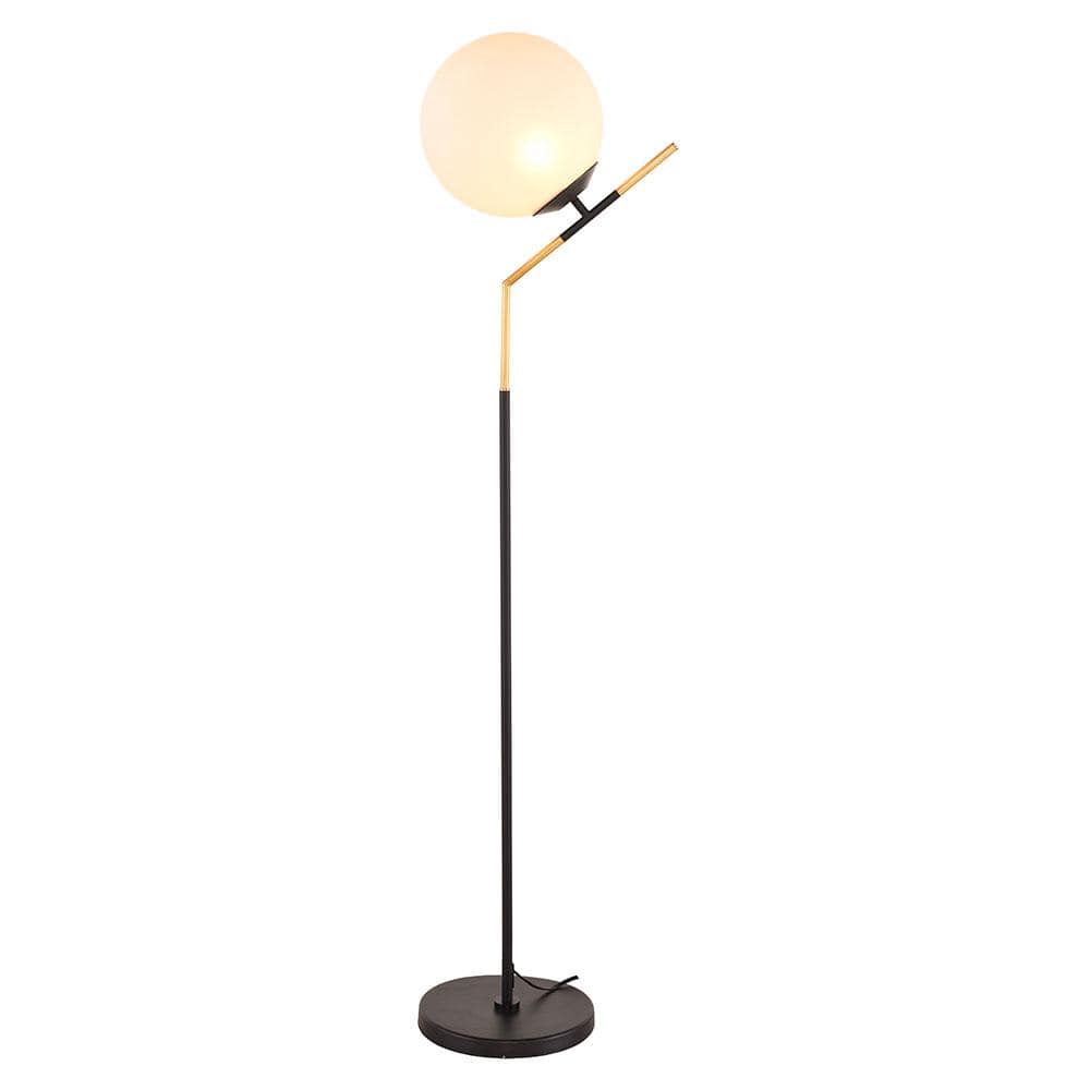 Découvrez Declan de Nuevo : une lampe sur pied inspirée du charme rétro des clubs de jazz des années 20, alliant élégance intemporelle et sophistication.