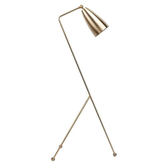 Ajoutez une touche de sophistication à votre salon avec la lampe Lucille : design élégant et fonctionnalité optimale pour une expérience de lecture agréable. Laiton antique.