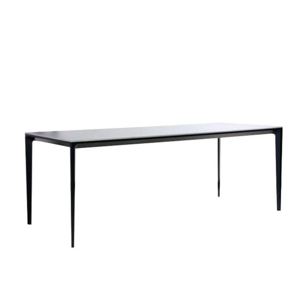 Chicago : Table à dîner avec plateau en pierre et base en aluminium peint. Résistance et élégance en deux tailles, de 71" à 79", pour accueillir jusqu'à 8 convives.