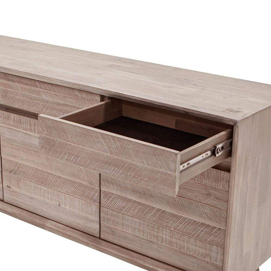 Découvrez la collection Gia : Le buffet en bois d'acacia pour un espace moderne. Brossage à l'acier, durabilité et polyvalence de rangement pour une décoration raffinée.