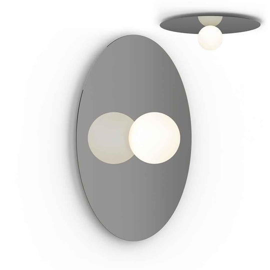 Pablo Designs Bola Disc Flush, lampe murale LED avec un globe en verre et un abat-jour en forme de disque, en aluminium, métal, 32ʼʼ