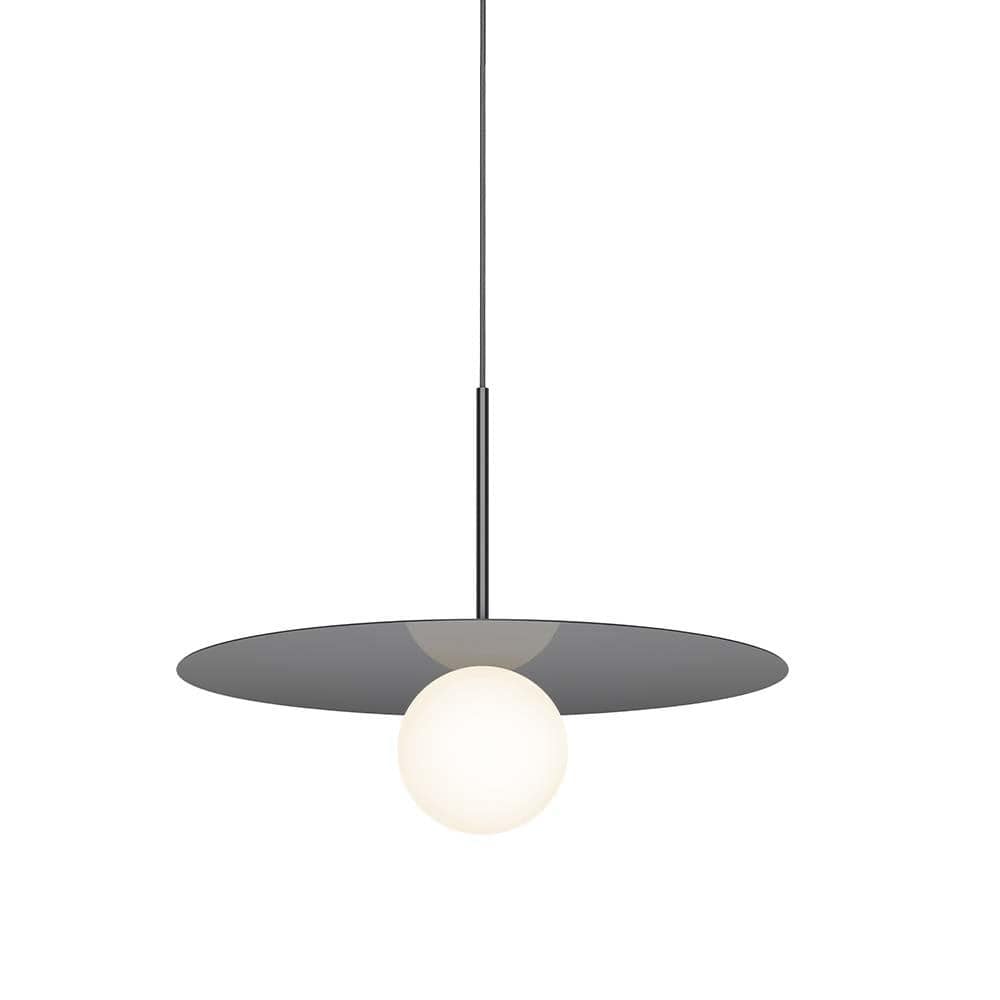 Pablo Designs Bola Disc, lampe suspendue LED avec un globe en verre et un abat-jour en forme de disque, en aluminium, métal, 18ʼʼ