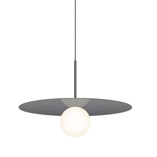 Pablo Designs Bola Disc, lampe suspendue LED avec un globe en verre et un abat-jour en forme de disque, en aluminium, métal, 22ʼʼ