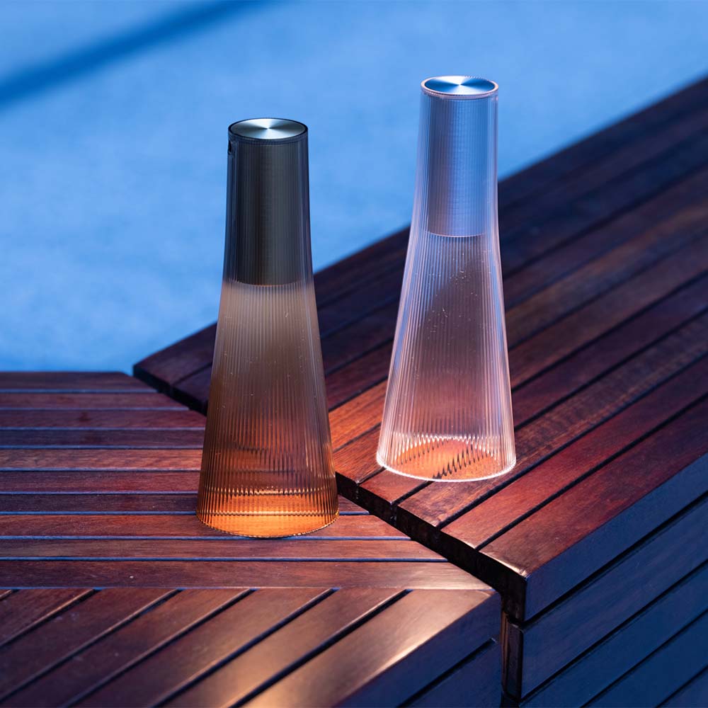 Candél de Pablo Designs est une lampe LED portable entièrement rechargeable conçue pour l'intérieur et l'extérieur.