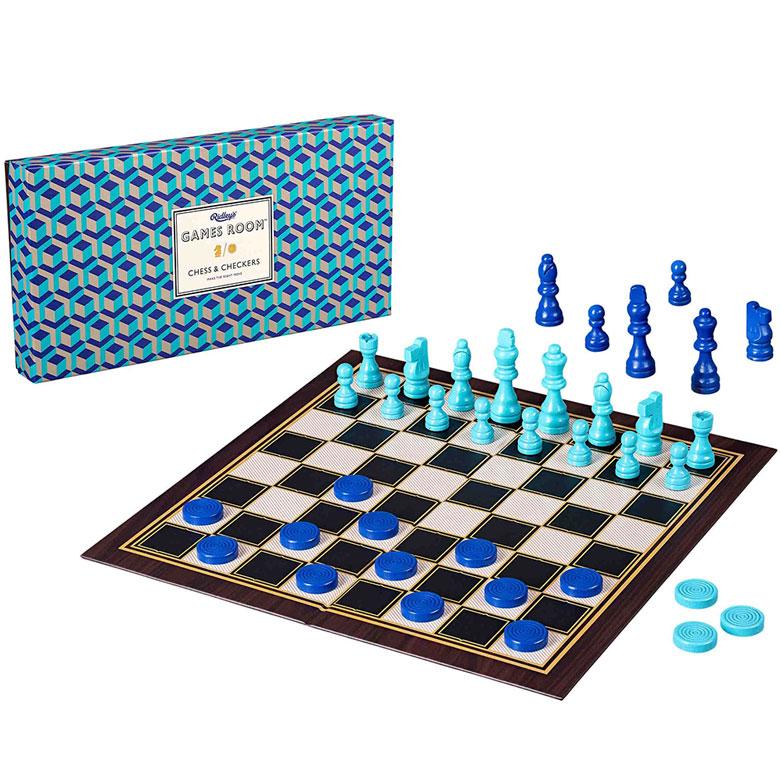 Affrontez vos amis et famille avec le coffret échecs et dames de Ridley's ! Deux jeux classiques dans un set polyvalent pour des moments de stratégie et de compétition.