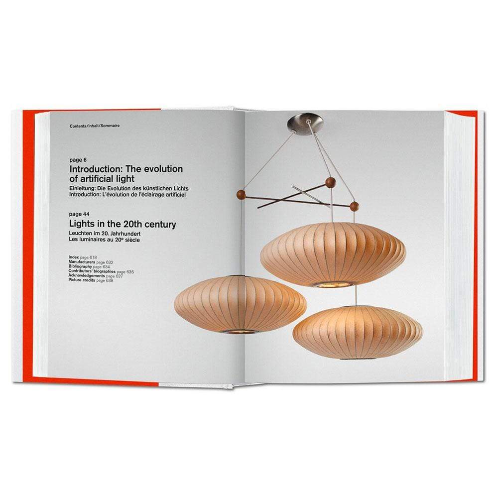 Explorez un siècle de design lumineux avec "1000 Lights" de Taschen. Découvrez les lampes électriques les plus fascinantes du XXe siècle, des abat-jour Tiffany aux dernières lampes LED, organisées par décennie.