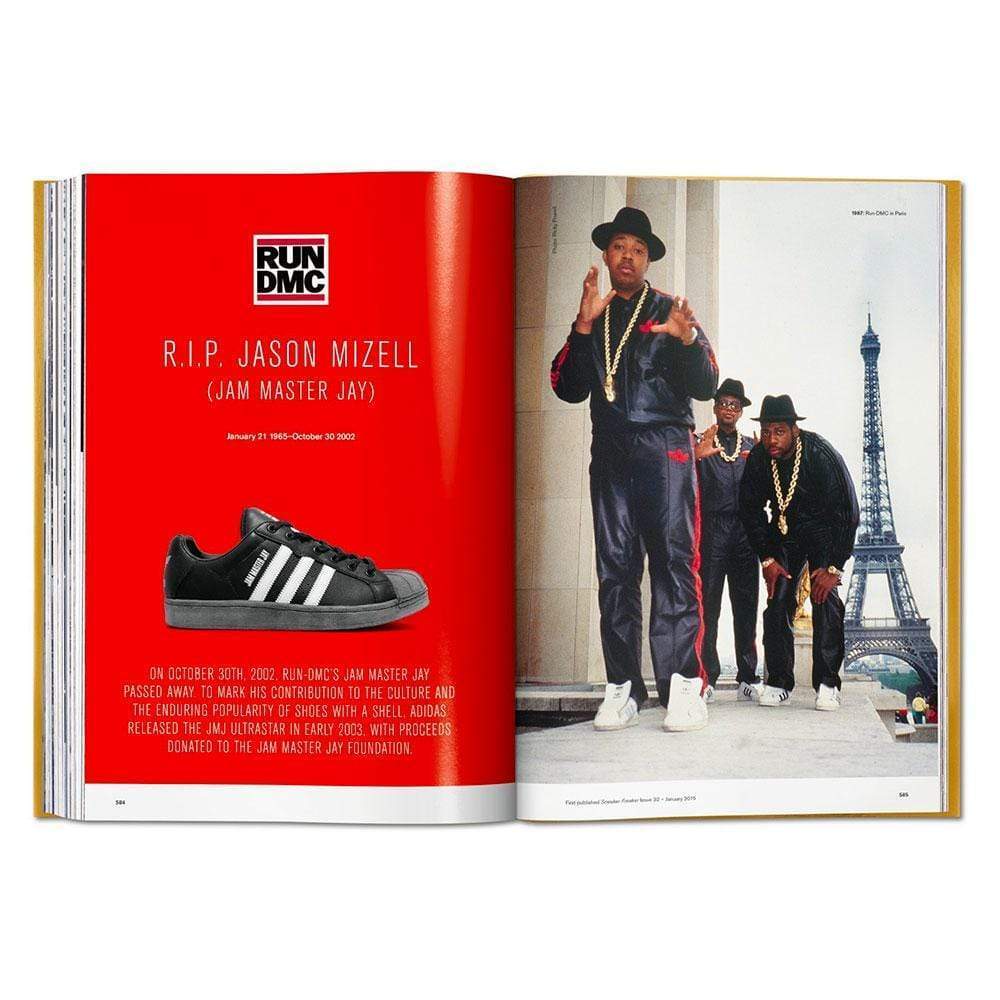 The ultimate sneaker book par Taschen. cette anthologie monstrueuse combine le meilleur du magazine et le contenu créé exclusivement pour Taschen en une célébration épique des sneakers.