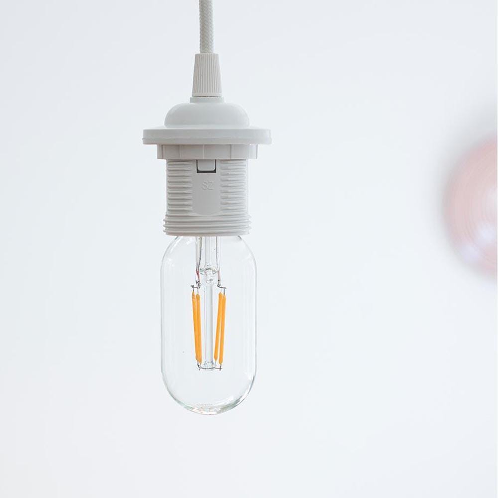 En mettant l'accent à la fois sur l'environnement et la qualité de la lumière, Umage a conçu l'ampoule Idea, une ampoule LED A++. Offrant un éclat chaleureux qui s'éclaire immédiatement lorsque la lumière est allumée