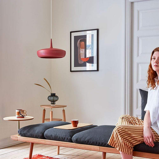 Lounge Around Daybed d'Umage est multifonctionnel et flexible, conçu pour être la pièce maîtresse de votre salon ; l'endroit idéal pour s'allonger, s'assoir, se détendre et se ressourcer.